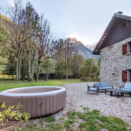 Maison Avec Grand Jardin, Garage, Supplement Auris
