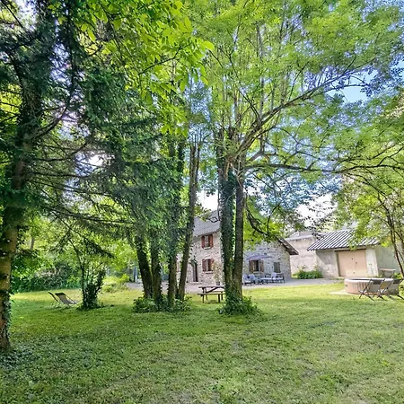 Maison Avec Grand Jardin, Garage, Jacuzzi Supplement Semesterbostad
